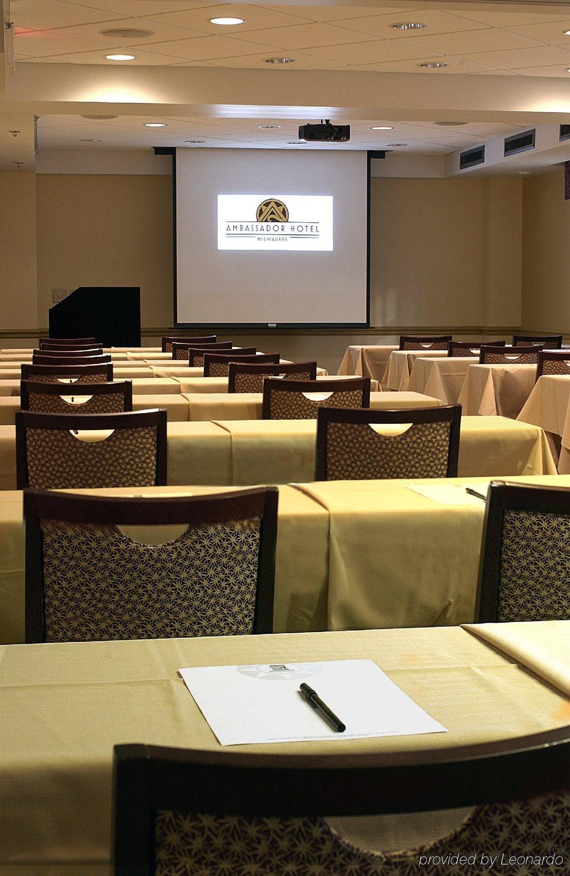 Hotel Ramada By Wyndham Milwaukee Facilidades foto
